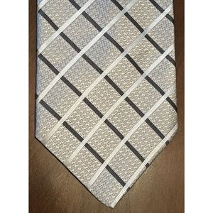 Van Heusen Gray Black 100% Silk Men’s Neck Tie Made In Costa Rica